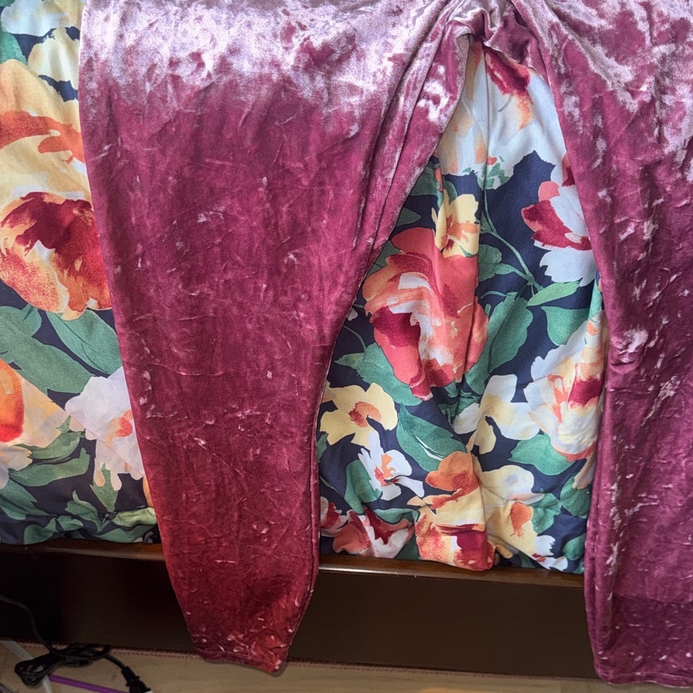 RBX Crushed Velvet Leggings in Dusty Rose - Picture 4 of 5
